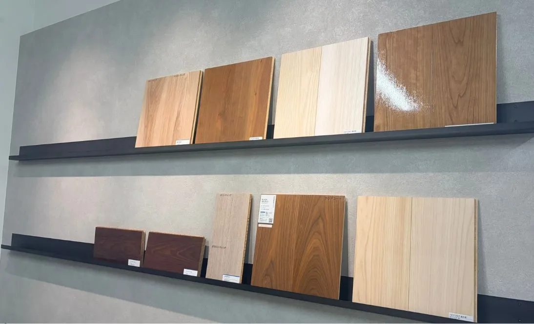 大阪ショールームのフロアコーティング床材展示棚